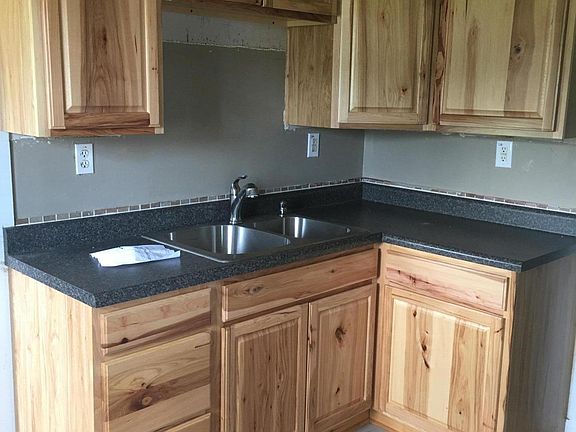 5th image of 909 Myrtle St #0