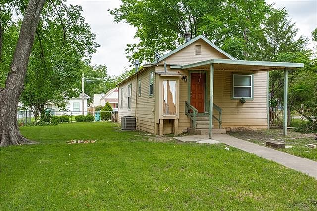 1st image of 804 E Chaffin St