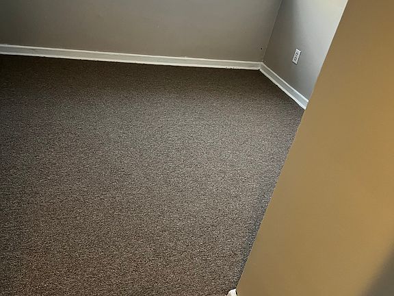 2nd image of 32210 Hillsdale Ct