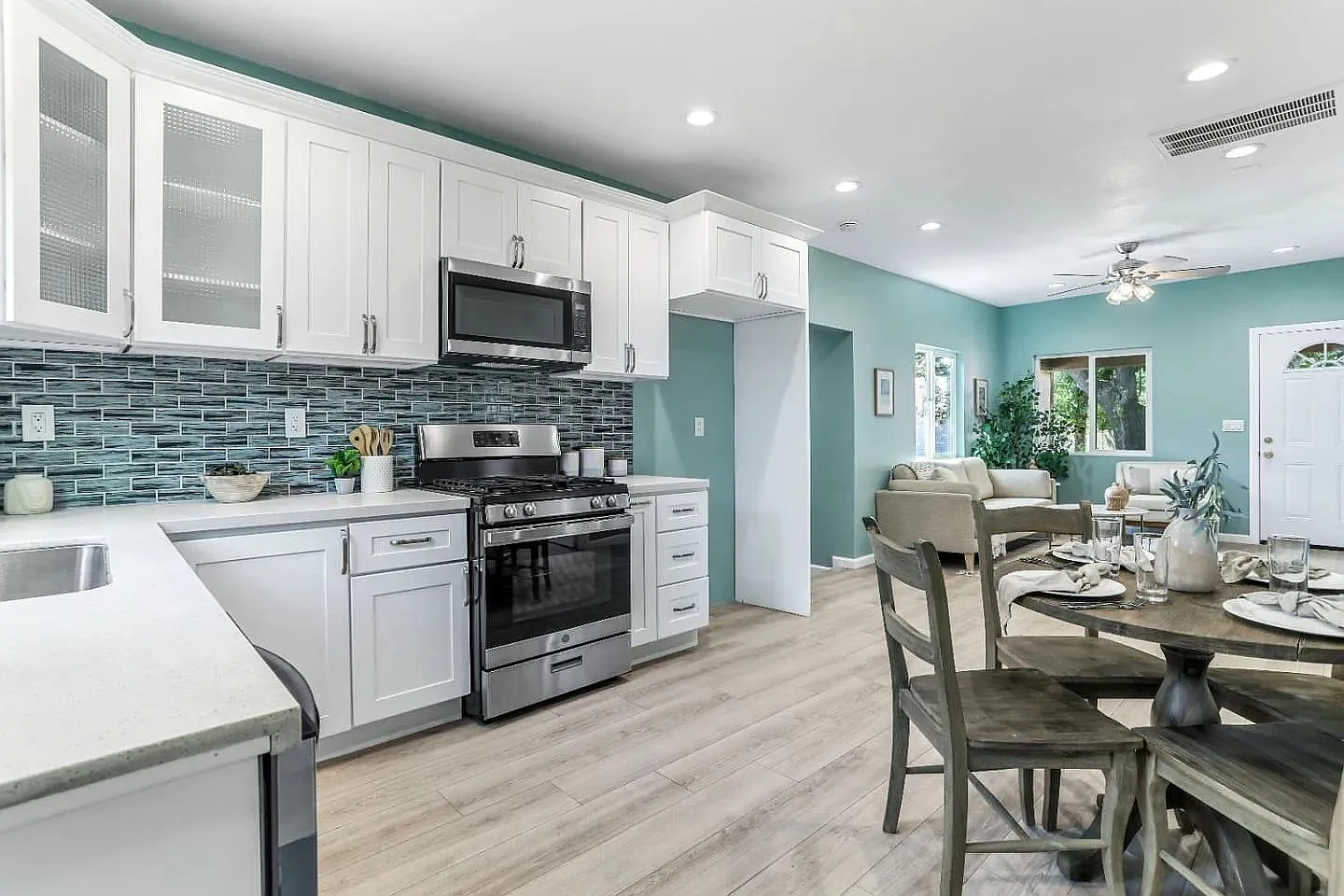 4 bed, 1343 sqft, $2,800 — Photo 3