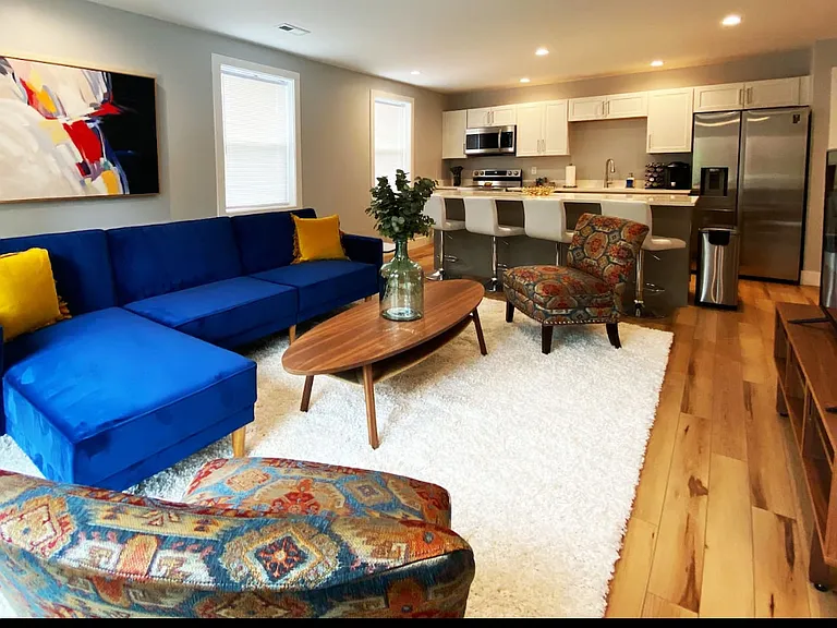 176 Buttles Ave — Photo 1