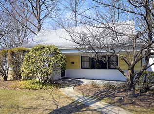 107 Baker Hill Rd, Great Neck, NY 11023