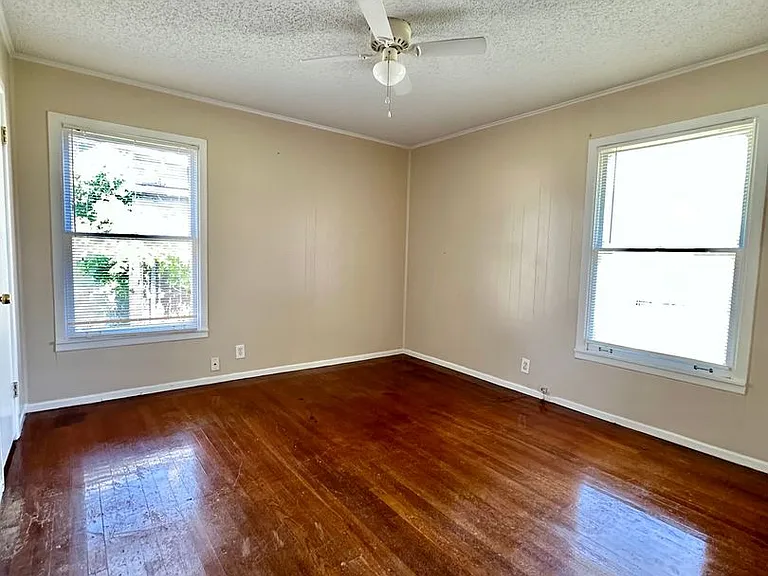 2473 Culver Ave — Photo 12