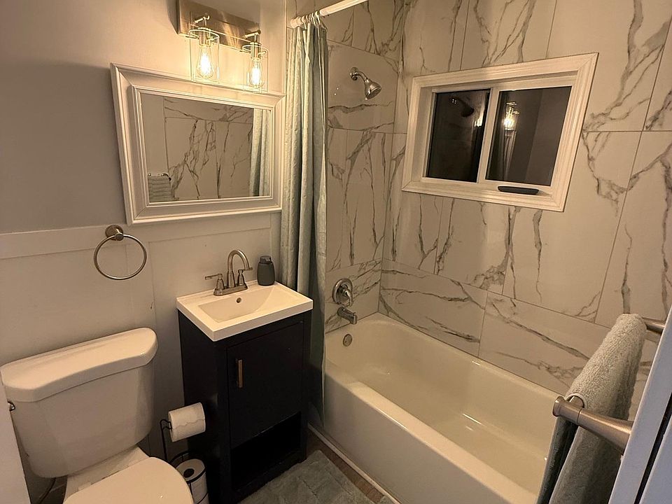 32860 Mecosta St, photo 15