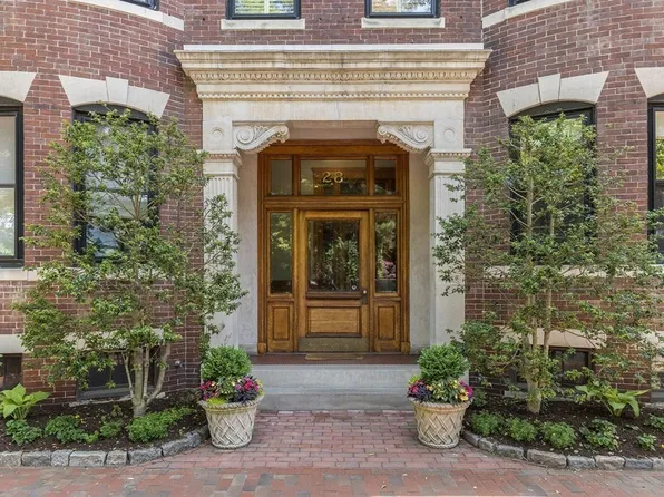28 Hurlbut St APT 2, Cambridge, MA 02138