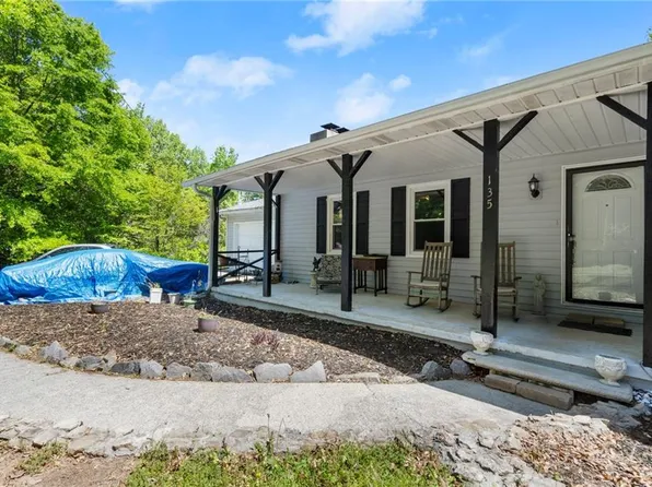 135 Longview Rd, Fayetteville, GA 30214