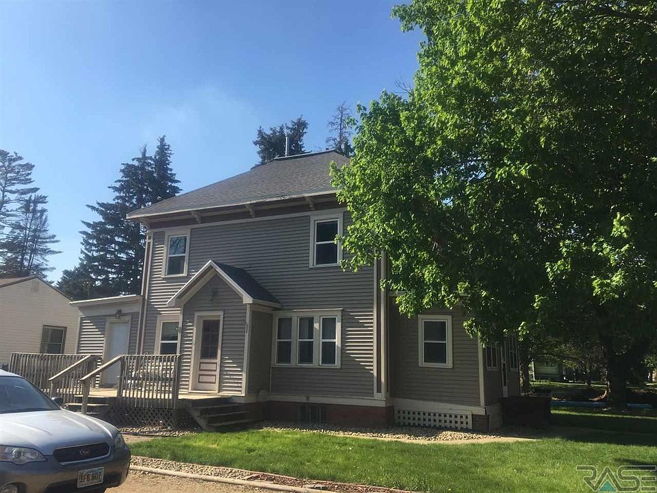 2nd image of 103 S Josephine Ave