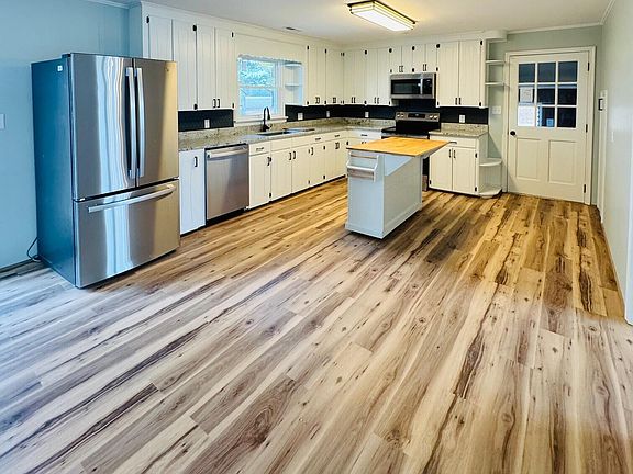 3rd image of 310 Old Swamp Road