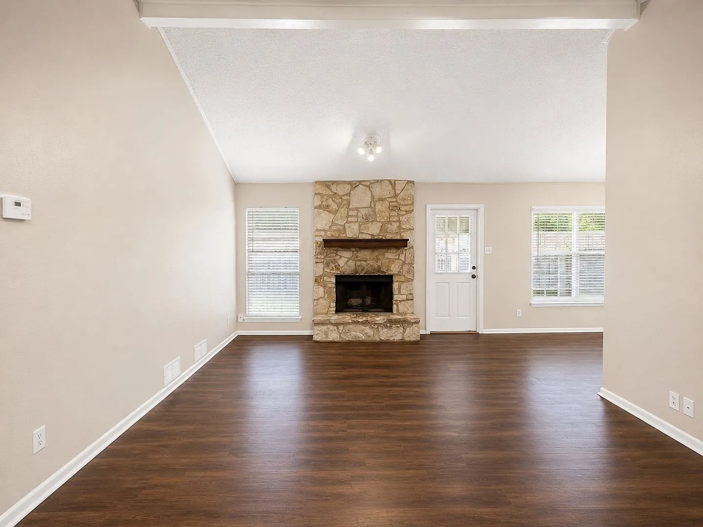 Charming 3/2 in NEISD with Stone Fireplace, Mature Trees & Spacious Backyard! Conveniently locate... — Photo 3