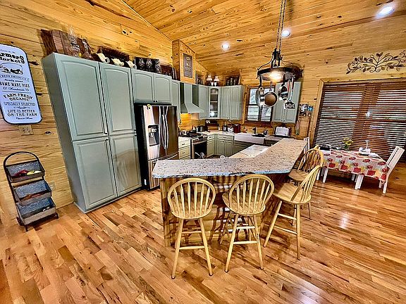 5th image of 18303 Darby Farm Ln