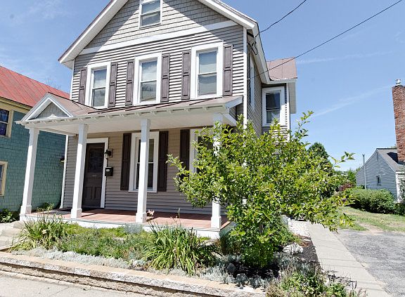 5th image of 203 Washington St