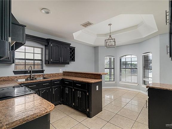 4th image of 505 W Campeche Ave