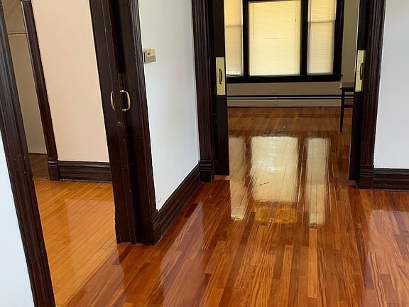 4th image of 515 N Lombard Ave