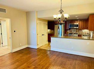 10862 Bloomfield St APT 301, North Hollywood, CA 91602