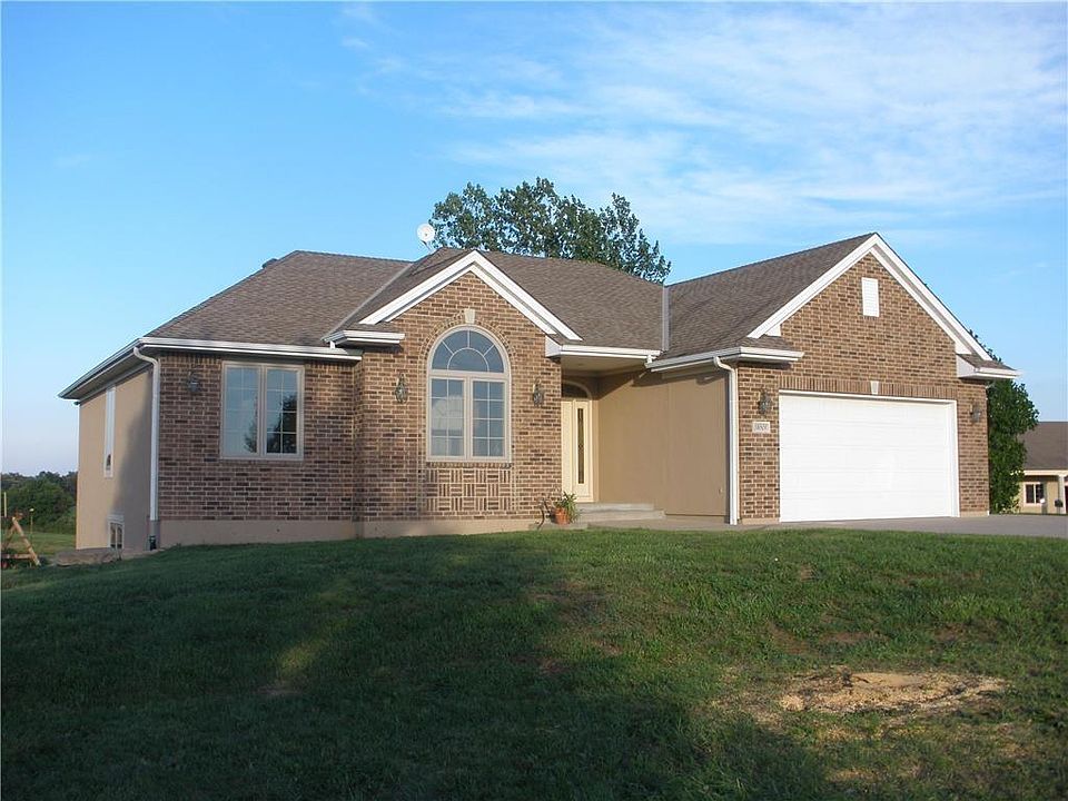 Front View, Brick and Stucco exterior - New Anderson Windows