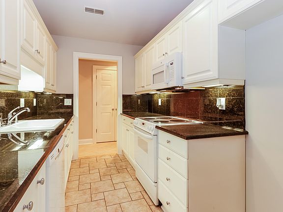 5th image of 1351 Winterberry Ave
