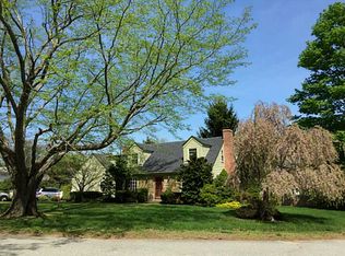 6 Frederick Dr, Barrington, RI 02806