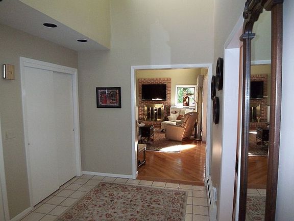 3rd image of 3 Sarazen Ct