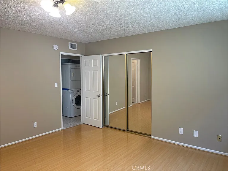 434 E Tujunga Ave #J — Photo 15