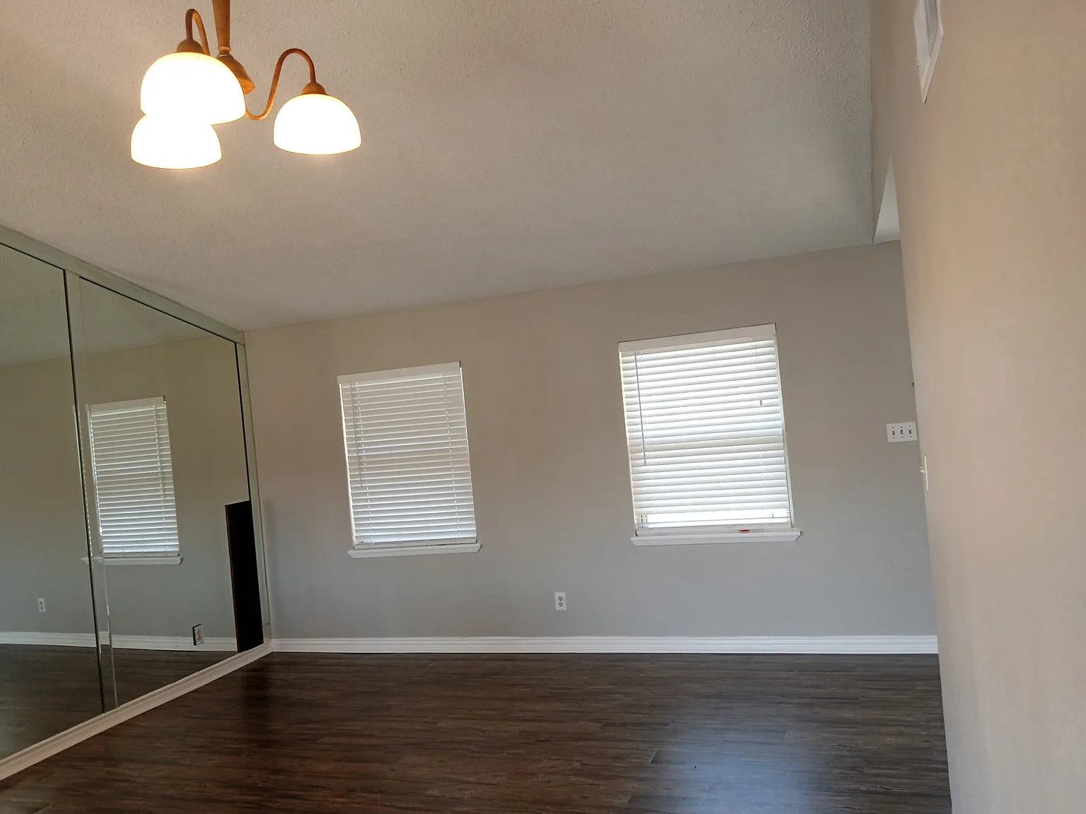 3 bed, 1404 sqft, $2,250 — Photo 1