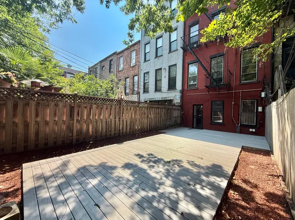 387 9th St, Brooklyn, NY 11215