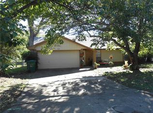 407 Columbia Cir, Lake Dallas, TX 75065