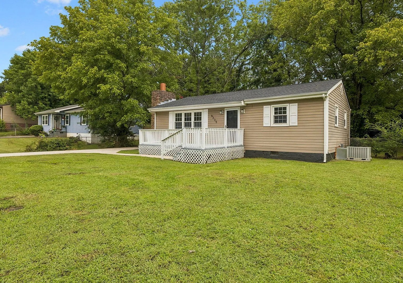 3 Bedroom House — Photo 2