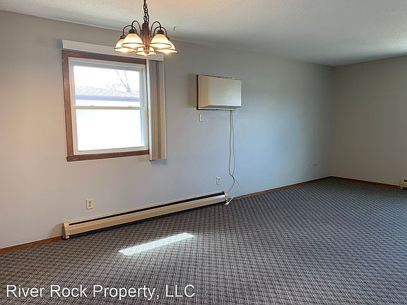 5th image of 613 6th St E Unit 2