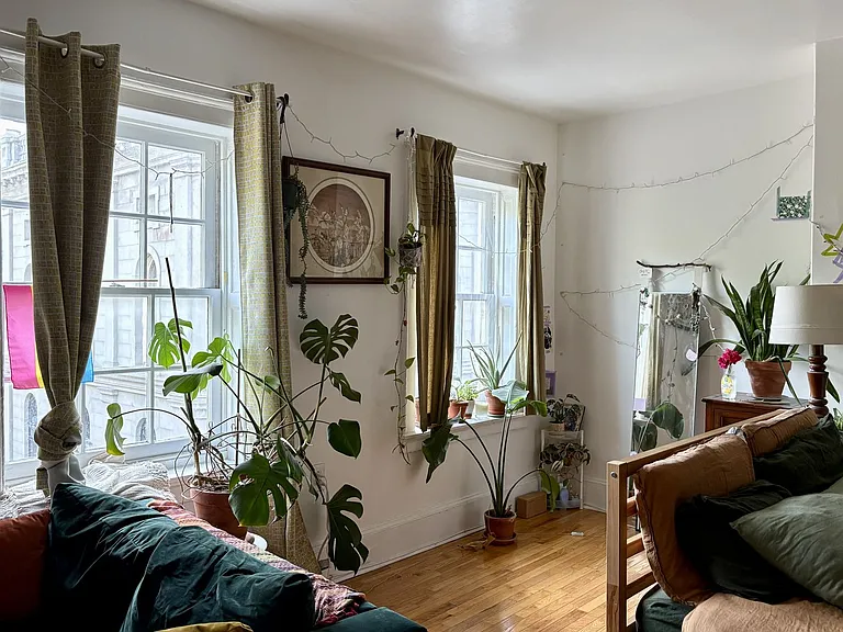 711 Walnut St — Photo 1