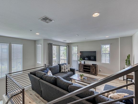 4th image of 4235 N 26th St #15