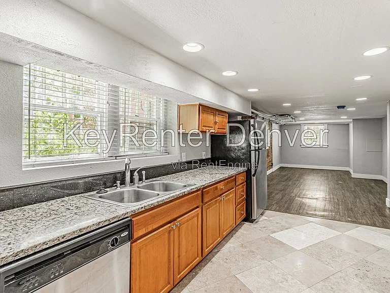 945 N Washington St #100 — Photo 14