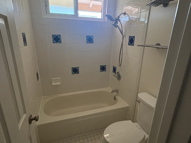 13115 Sundance Ave — Photo 10