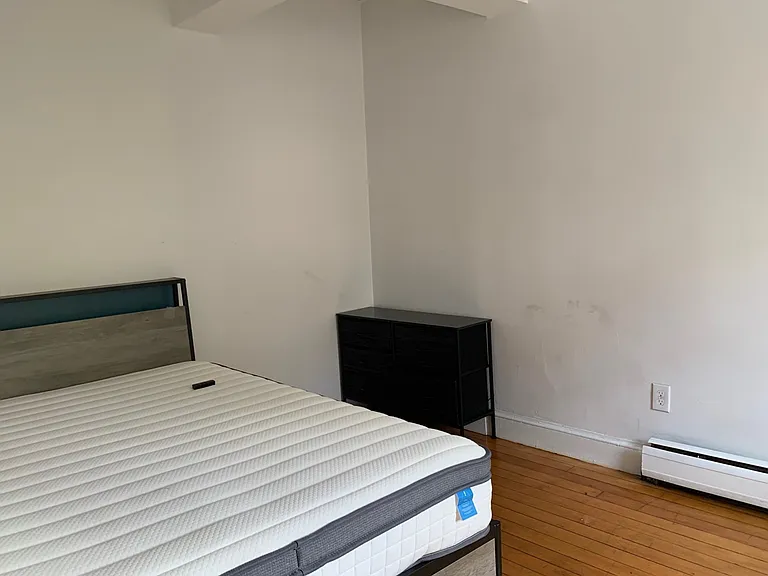 374 Thames St — Photo 11