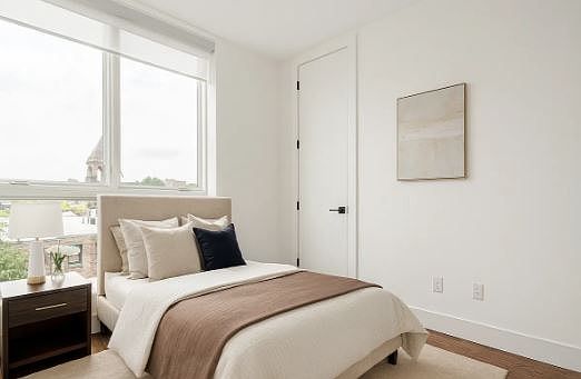 5th image of 1266 Pacific St #2E
