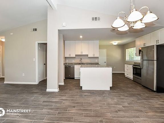 5th image of 835 Brentwood Ln