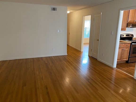 2nd image of 725 20th Ave APT 1