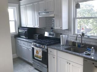 90 Surrey St #2R, Medford, MA 02155