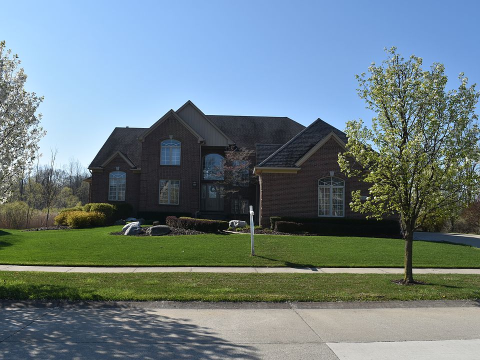 1st image of 2668 Hawthorne Dr S