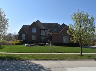 2668 Hawthorne Dr S, Shelby Township, MI 48316