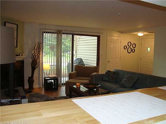4th image of 84 Little Oak Ln