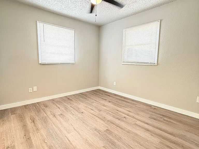 1732 E Dartmouth St — Photo 23