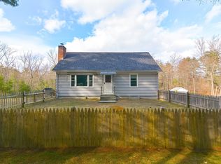102 State St, Palmer, MA 01069