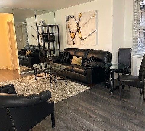 5th image of 150 W 51st St APT 727