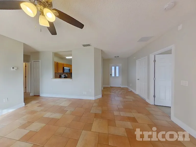 1141 Doncaster Ct — Photo 2