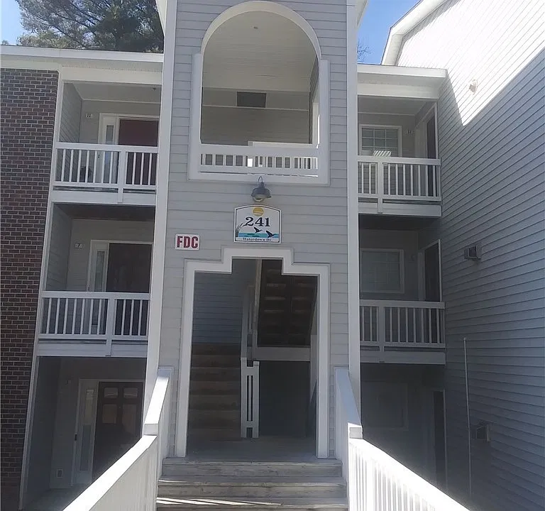 241 Waterdown Dr #12
