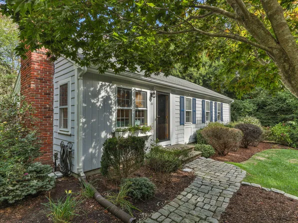 22 Acorn Drive, Falmouth, MA 02540
