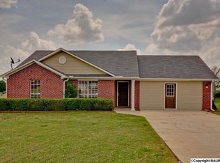 208 Summer Land Ct, Hazel Green, AL 35750