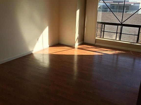 5E331018-012F-4E39-B7ED-66F82F565321