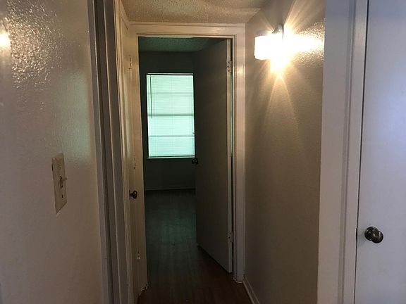 2nd image of 405 Scenic Dr #B