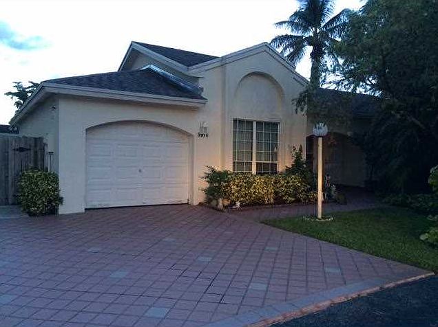 1st image of 9916 NW 51st Ter